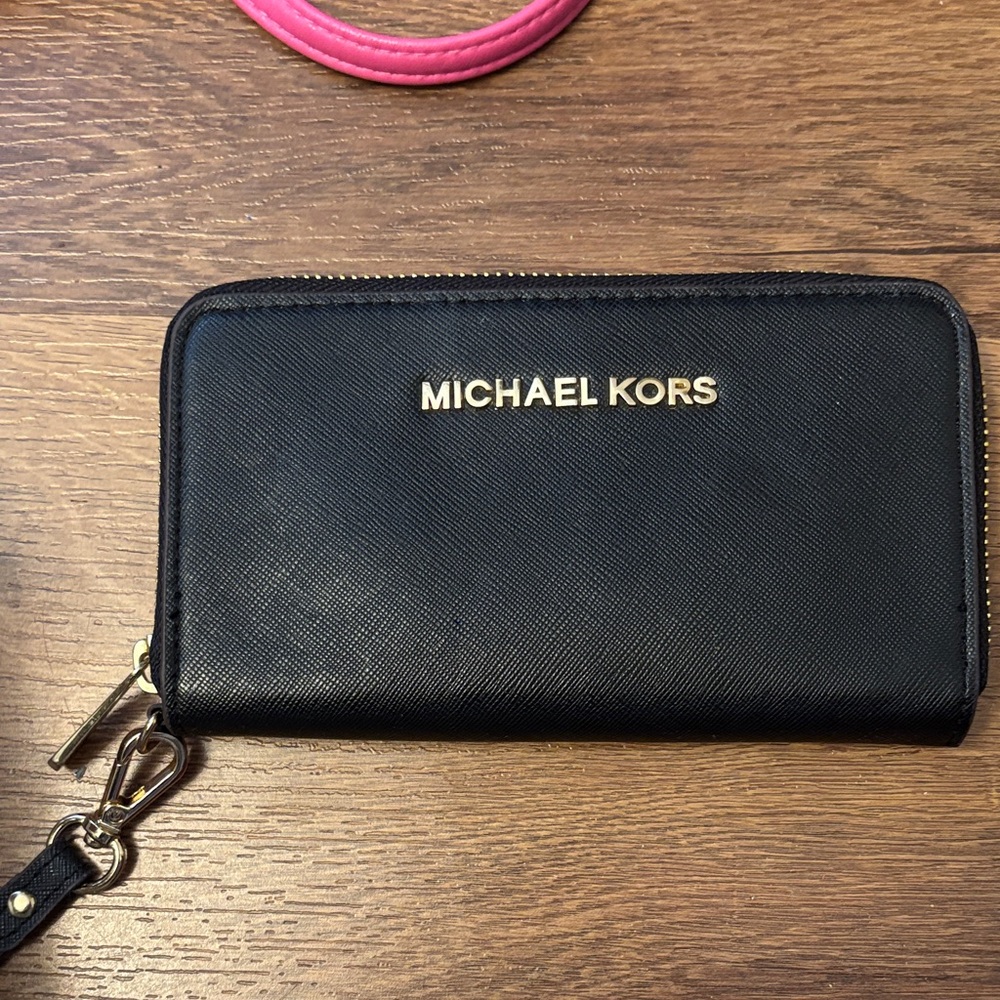 Wallet and wristlet bundle